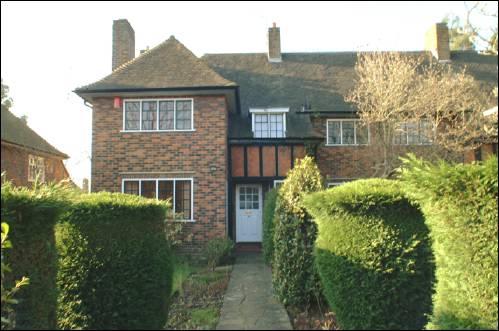 017 Ossulton Way